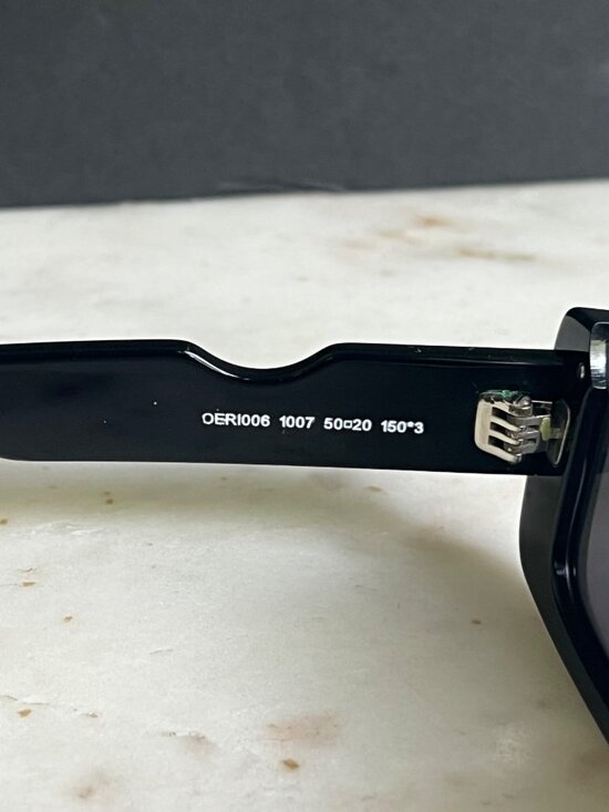 OFF-WHITE Cady Cut-Out Rectangular black Frame Sunglasses main image 6
